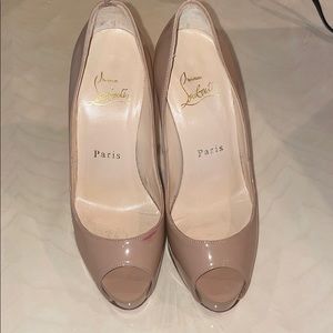 Christian Louboutin Very Prive Size 35.